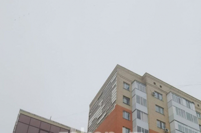 О состоянии фельдшера после падения фасада рассказали в Минздраве