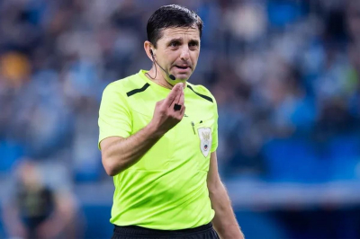 &laquo;Такая дичь&raquo;: Владимир Быстров разнес работу арбитров и ВАР