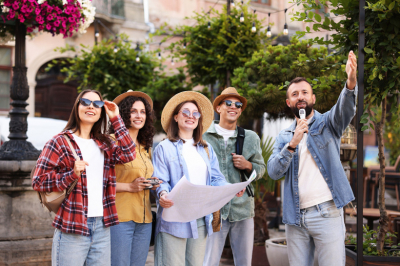 21 февраля &mdash; Всемирный день экскурсовода: люди, которые оживляют историю