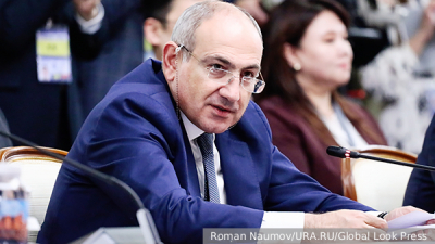 У берегов Омана неизвестный снаряд подбил нефтяной танкер