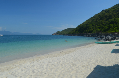 В Паттайе местные пожаловались на иностранца, который гулял по пляжу без одежды