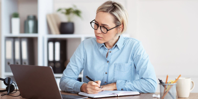 Юрист Рудакова: сотрудника не могут наказать за прогулы при частых перекурах