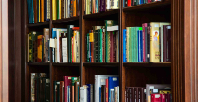 Писатель Парфенов заявил, что снижение тиражей книг не означает перетока в цифру