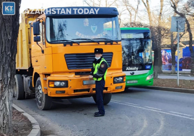 В Казахстане усилили контроль за движением тяжеловесного автотранспорта