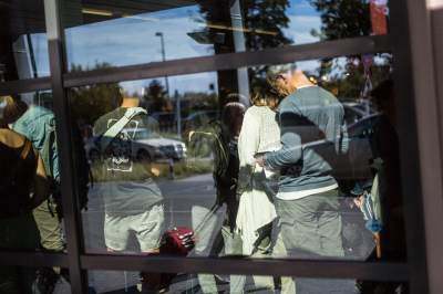 Застрявшие в аэропорту Стамбула россияне устроили бунт