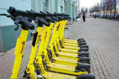 Губернатор Алексей Текслер потребовал навести порядок с электросамокатами в Челябинской области