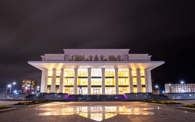 Драмтеатр имени Бикен Римовой в области Жетысу получил статус академического