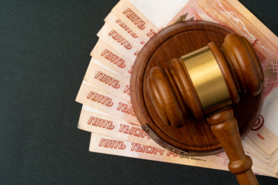 Адвокат ответил, что может грозить сделавшей кальян на куличе москвичке