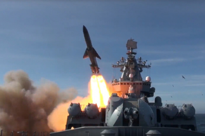 Крейсер &laquo;Варяг&raquo; отстрелялся на учениях в Японском море