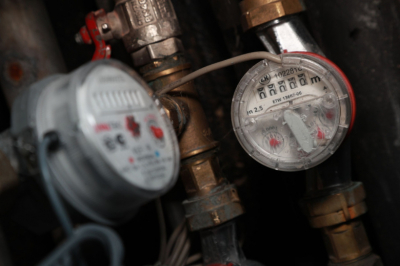 Как россиян обманывают с поверкой счетчиков: составлен список уловок