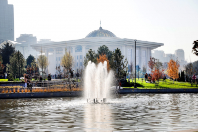 На месте бывшей Президентской резиденции появился современный сквер: что там сделали