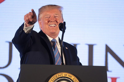 Axios: Трамп на фоне ударов по Ирану намерен вновь выступить с обращением