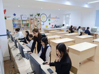 «Qarzhy Saqshysy»: в Астане обучают школьников цифровой безопасности в интерактивном формате