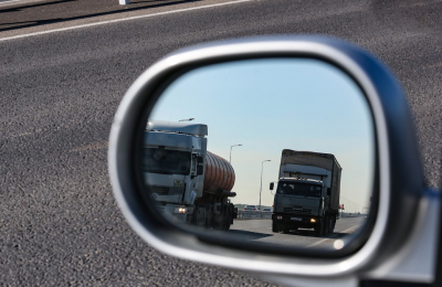 Водителя груженого бензовоза заподозрили в нетрезвом вождении