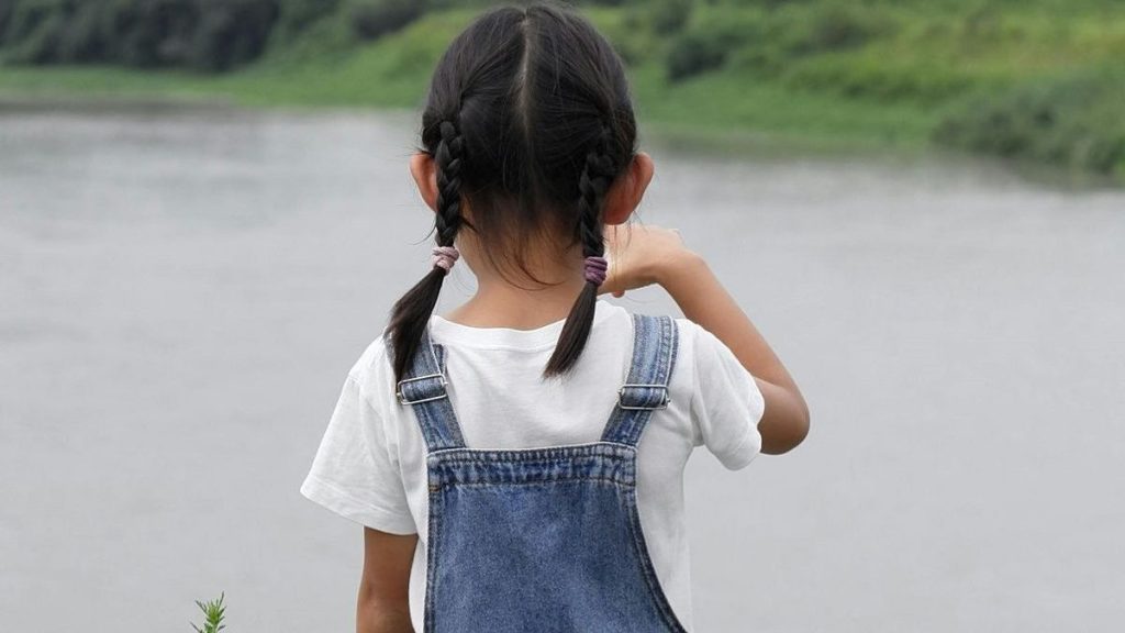 “5 жасар қызына қауіп төндірген”: Талдықорғанда жүргізуші жазаланды (видео)