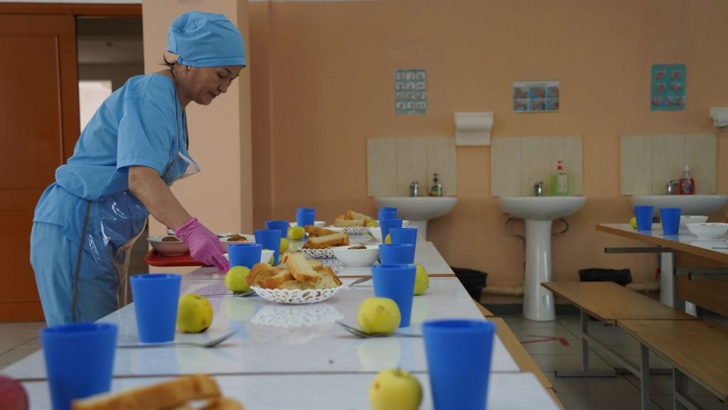“Жағдайы өте ауыр болды”: РФММ-да жаппай уланған оқушылардың бірінің анасы тың деректер айтты