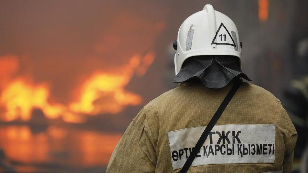 Қызылордада тұрғын үйден өрт шығып, балалар эвакуацияланды