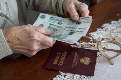 Плюс 10% к пенсии автоматом: как государство начисляет надбавку за стаж до 2002 года
